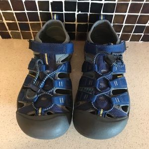 Kids (Big Kid) Newport H2 navy blue keen sandals
